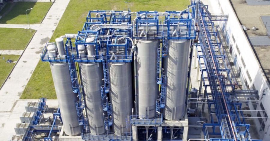 З 2021 по 2022 роки «Карпатнафтохім» перерахував понад 1 млрд гривень юридичним особам, що на території росії