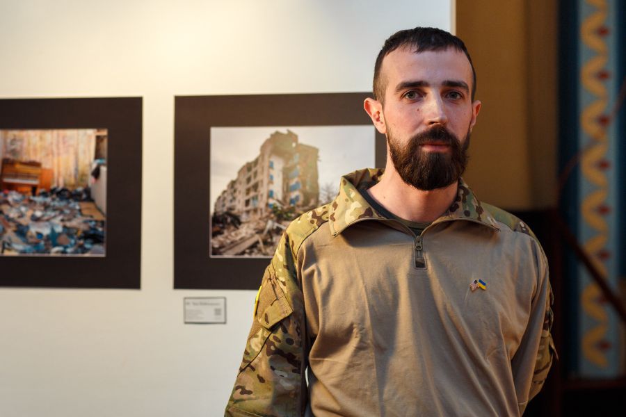 Відвідали цю виставку й волонтерка Христина Урда та захисник Антон Ковальчук