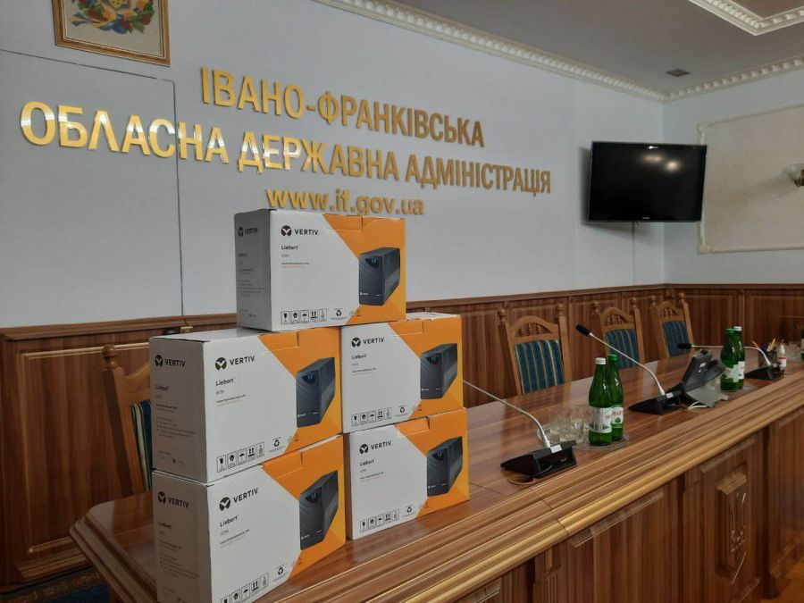 Техніка дозволить в час вимкнення електроенергії зберегти обладнання в разі перепаду напруги.