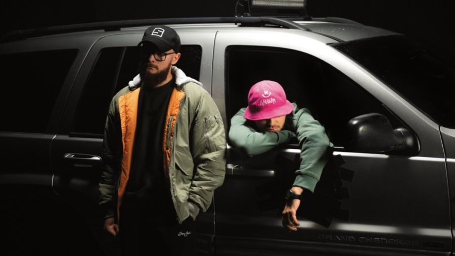  Піснею "Батьківщина"  мали на меті підтримати бойовий дух захисників.