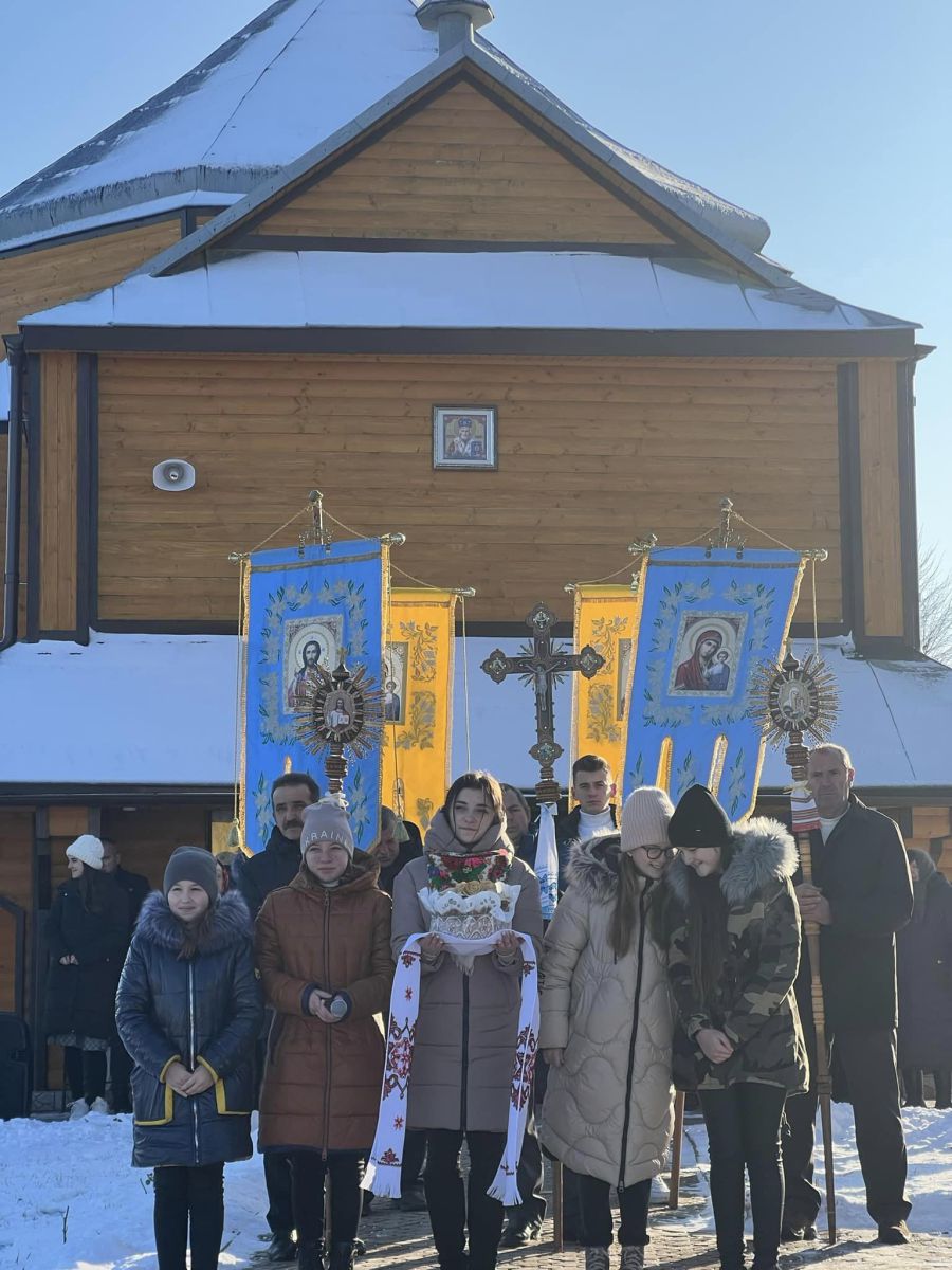 За богослужінням лунали особливі молитовні прохання за воїнів, які захищають Україну