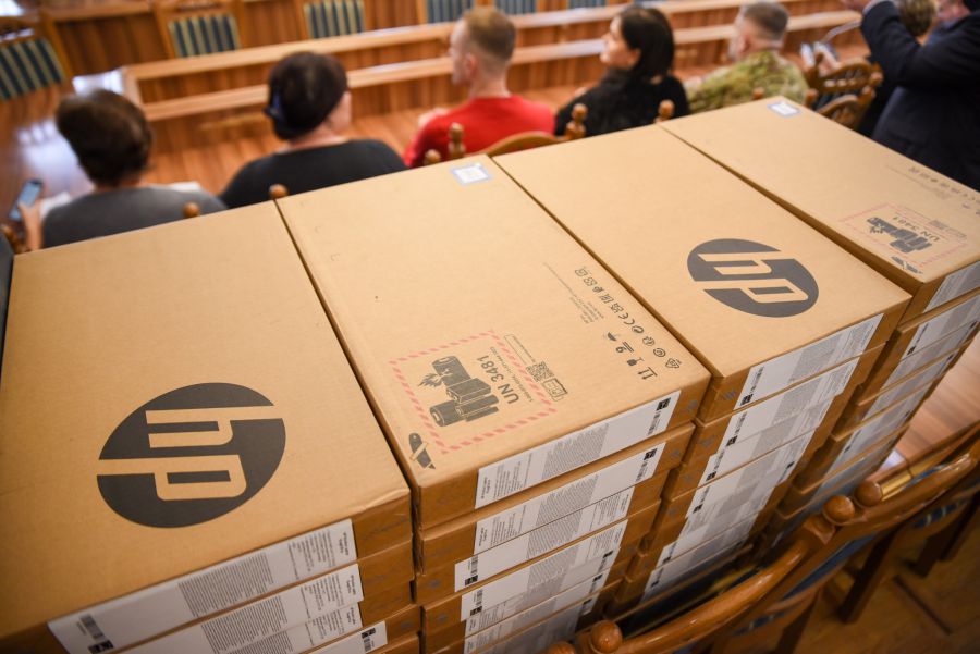 Техніку медикам передали на зустрічі з головою Івано-Франківської ОДА Світланою Онищук