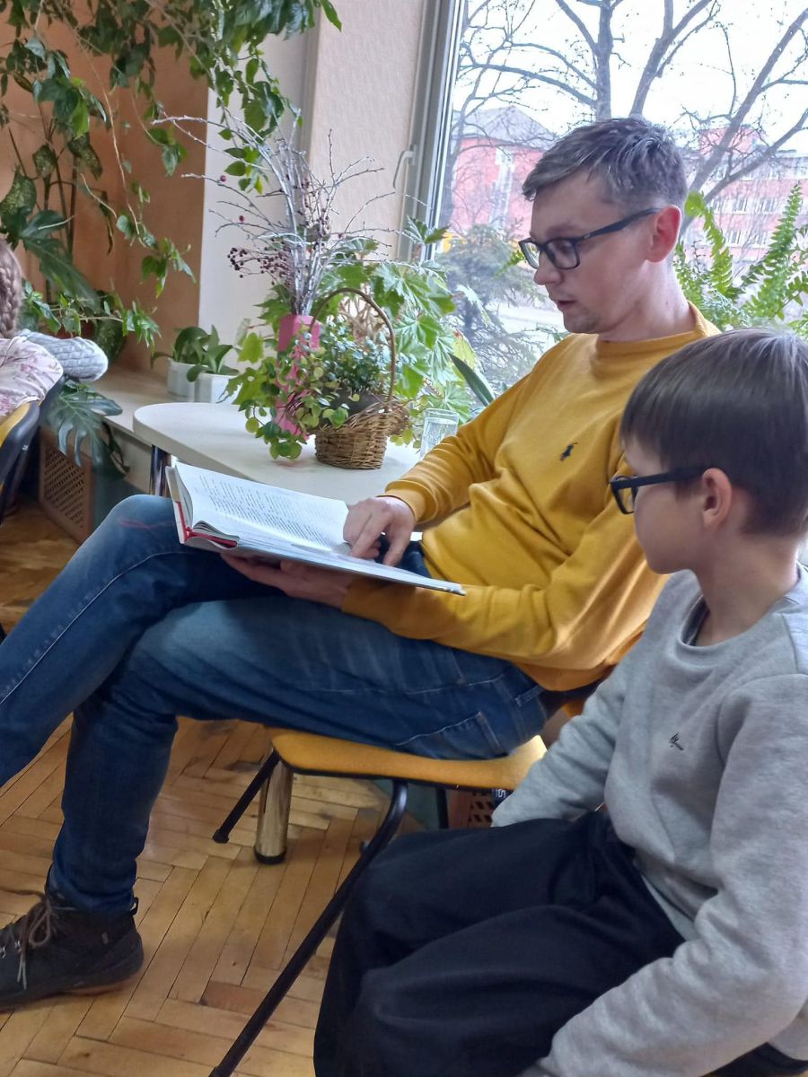 Юних калушан запрошують відвідати бібліотеку під час зимових канікул