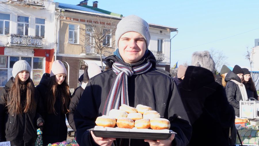 Локації благодійного ярмарку вражали кулінарним розмаїттям