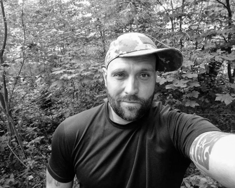 Григорій Мороз пройшов навчання в Англії та став артилеристом, проявляючи сміливість у війні з ворогом