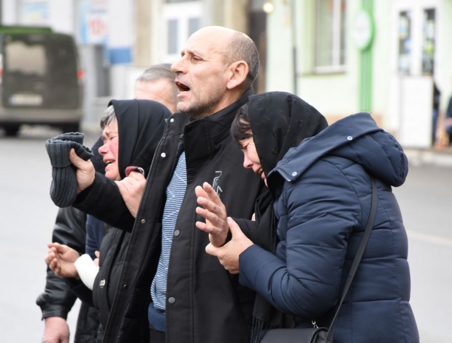 Горе батьків не передати словами. Фото: Орест Третяк