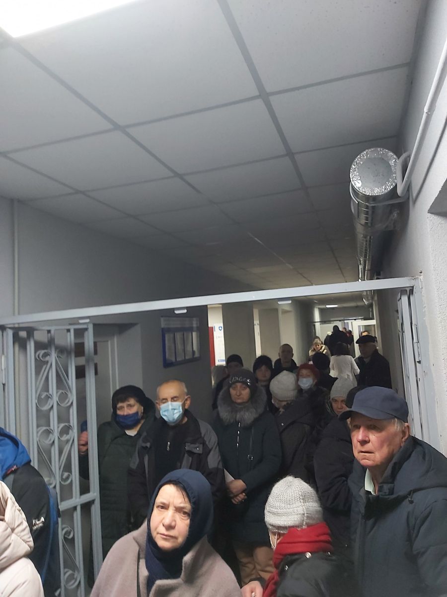 Черги в міській поліклініці зумовлені вимкненням електроенергії