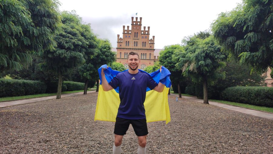 Рекордсмен України з ультрамарафонського бігу Микола Таран розпочав продавати свої бігові пробіжки