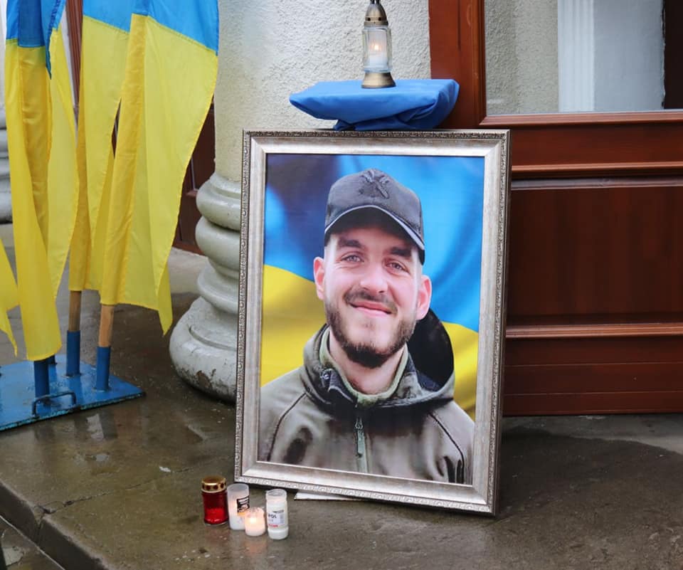 Максим Лазоришин вступив до лав Державної прикордонної служби України. Загинув поблизу Краматорська