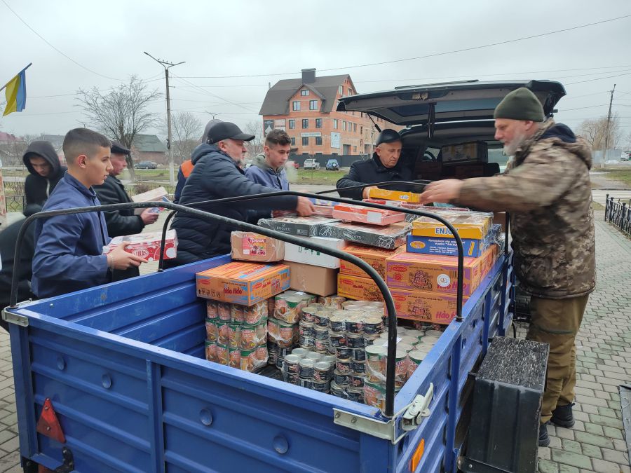 Колектив та учні училища активно допомагають захисникам України