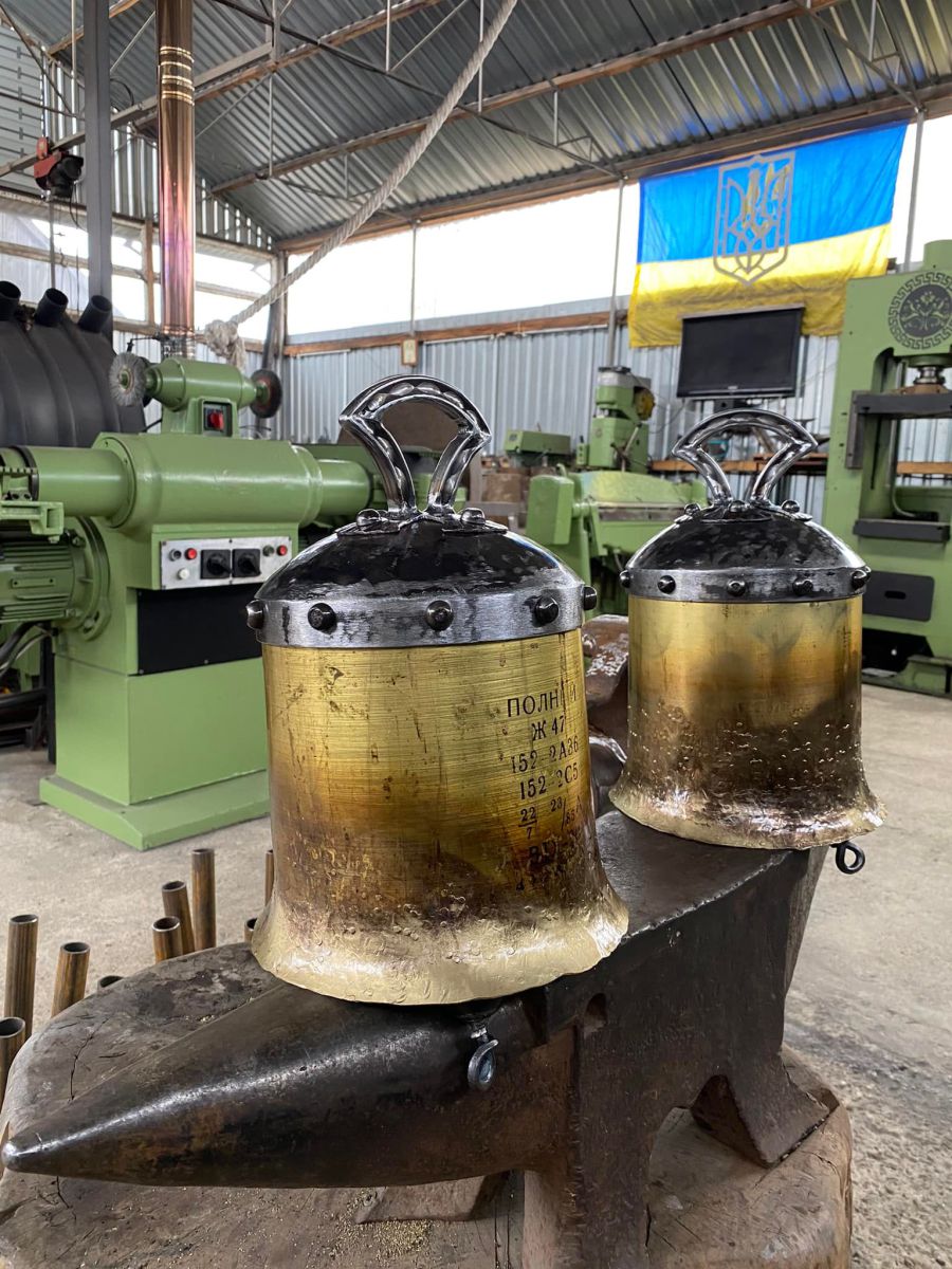 Гільзи передали ковалю із Донецького напрямку