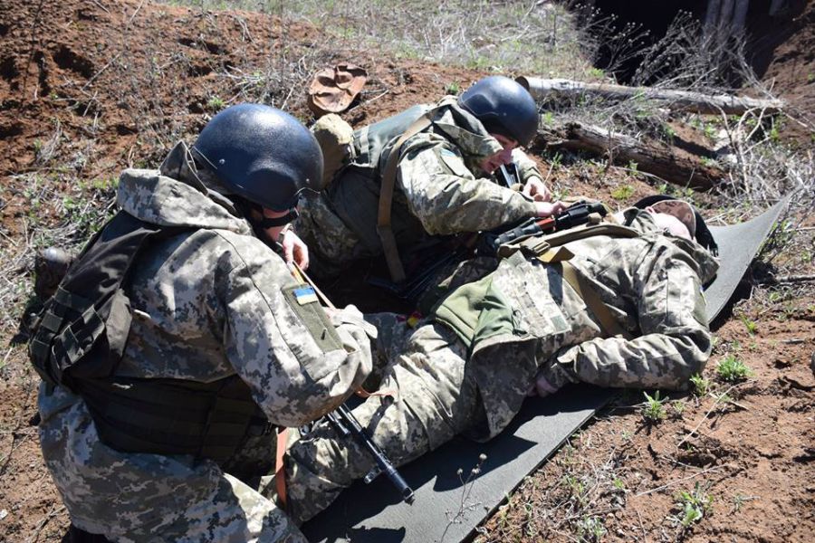 Ілюстроване фото. Ліки передали американські госпіталі для допомоги Україні