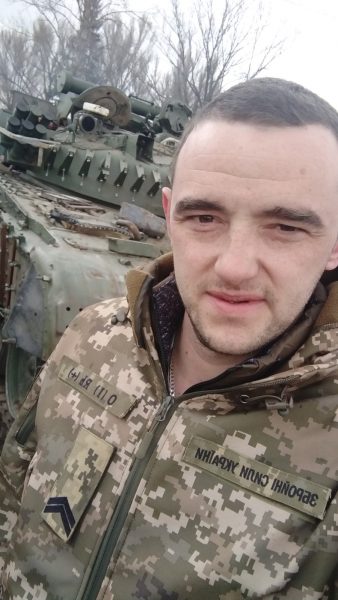 Тривалий час військовий постійно був вимушений лежати. Щодня — гора знеболювальних