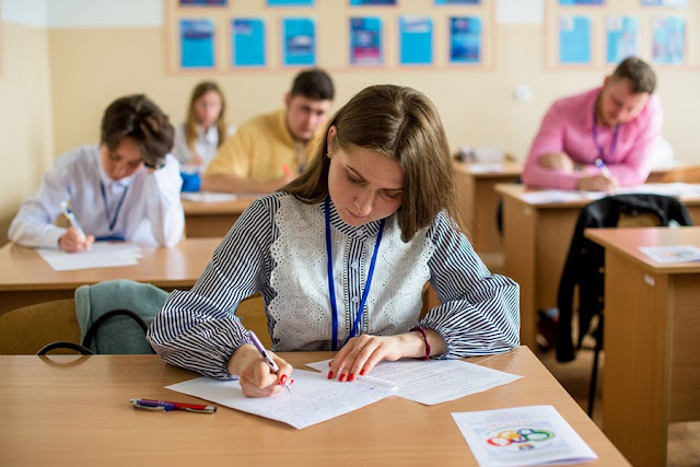 Ілюстроване фото. Вітання талановитим учням та їхнім вчителям та наставникам!