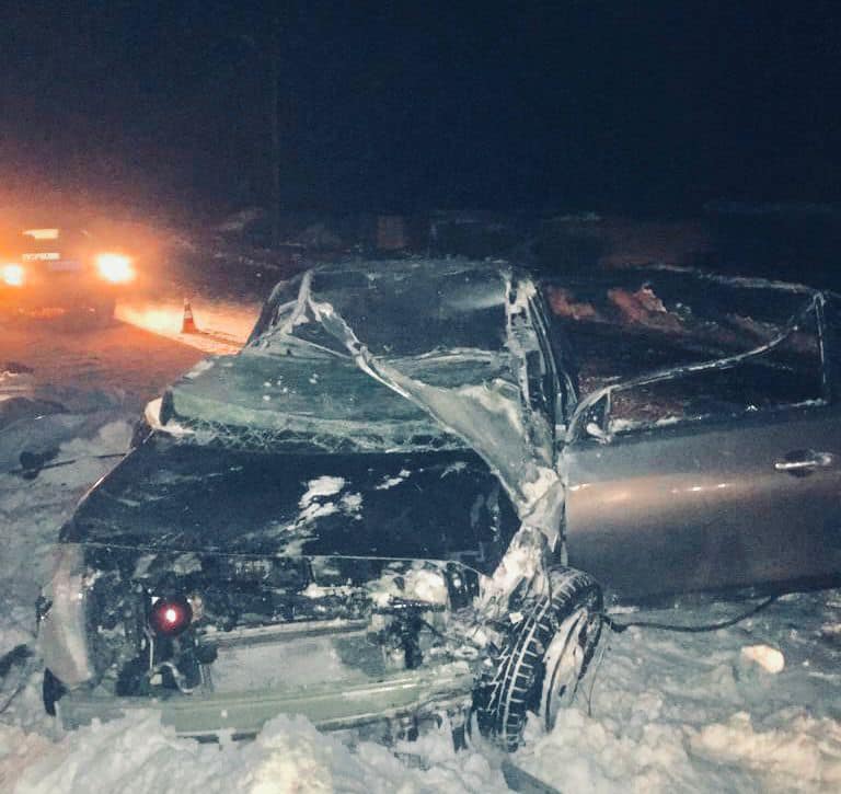 На місце ДТП прибули слідчі обласної поліції, експерт-криміналіст та рятувальники