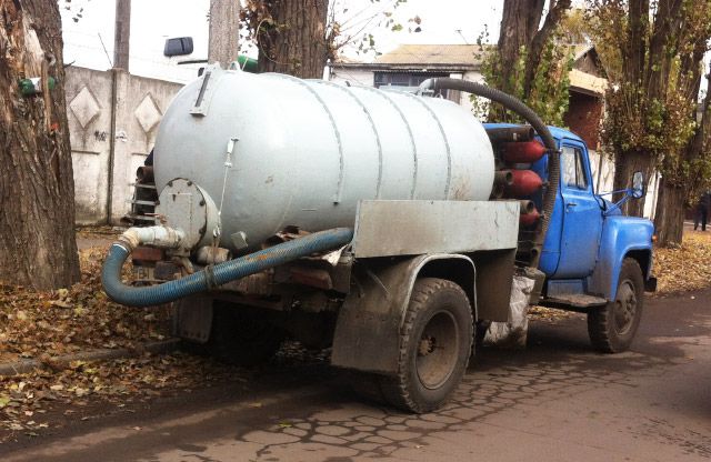 "Екосервіс" перебуває на етапі ліквідації, послуги не надає, а машина простоює