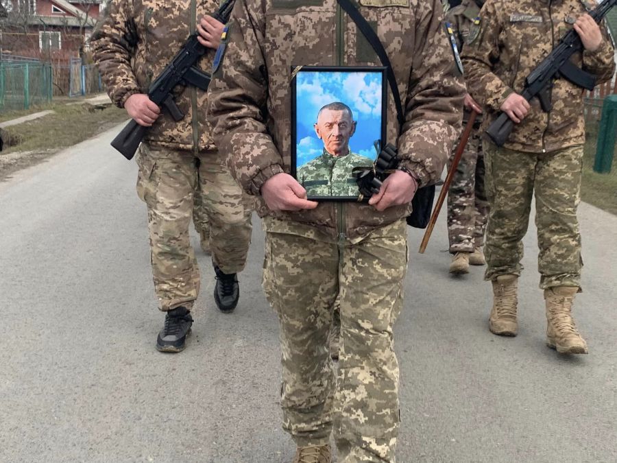 З перших днів російсько-української війни Василь не міг лишатися осторонь подій в країні.