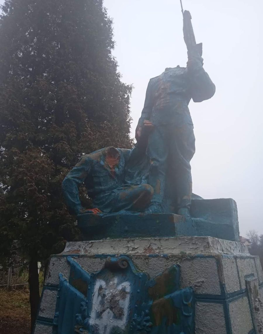 Пам'ятник хочуть демонтувати, адже під ним немає поховань