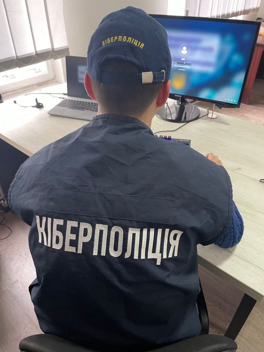 В результаті протиправної діяльності фігурант завдав збитків законному власнику на понад 800 тисяч гривень.