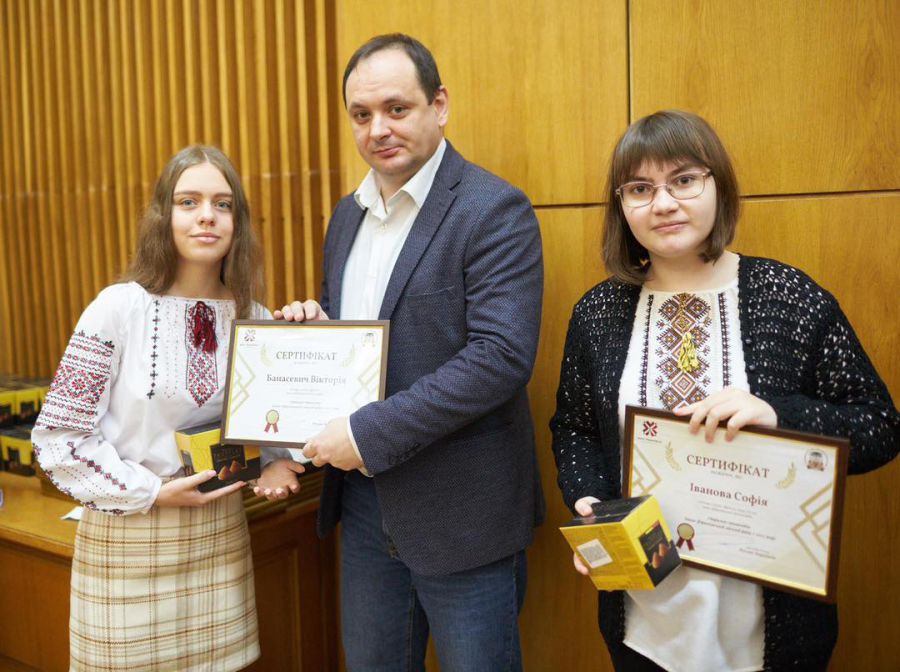 Стипендія має заохочувати учнів вчитися старанніше.