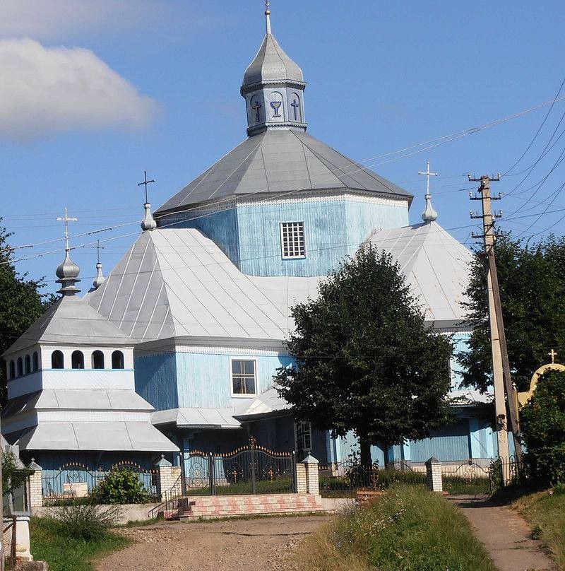 Церкву в Бережниці відбудували всередині 1920-их років. Фото: Андрій Сенько