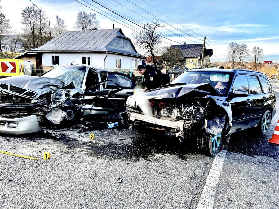 Обох водіїв та пасажира госпіталізовано в медзаклад