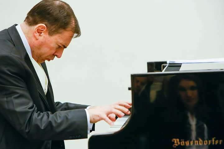 Олександр Козаренко — композитор, піаніст, музикознавець, доктор мистецтвознавства