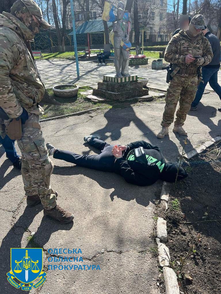 Наразі підозрюваному обрано безальтернативний запобіжний захід – тримання під вартою.