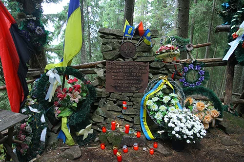 Працівники заповідника на початку 2000-х розчистили і відновили криївку