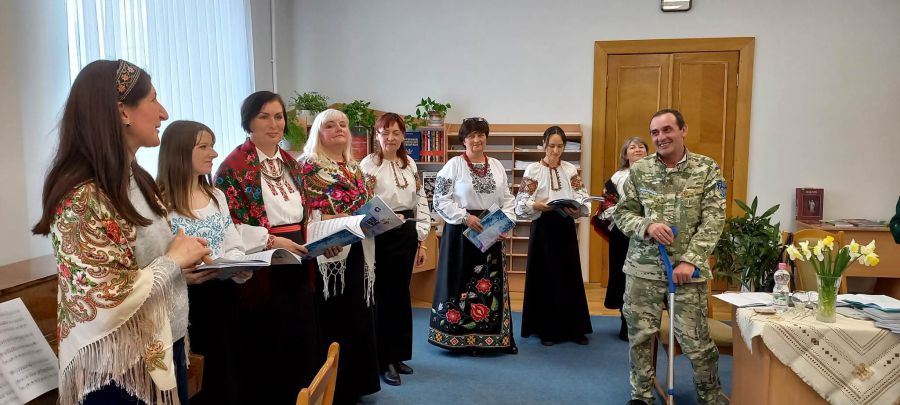 До збірки прозових творів "Де любов — там і я…" увійшли сімнадцять новел і оповідань про життя, як воно є