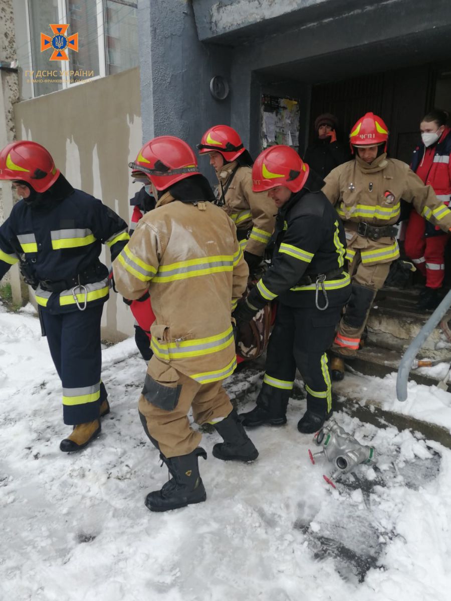 В  квартирі жінки, яка потребувала допомоги, відбулось підгорання їжі, що могло спричинити пожежу