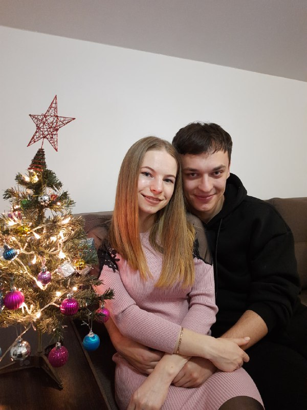 Молода пара познайомилась шість років тому. Їх розлучила війна...