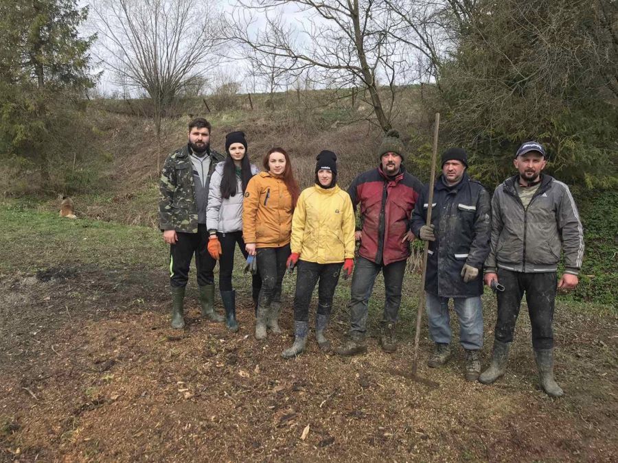 Наступного разу прибиратимуть територію біля символічної могили.