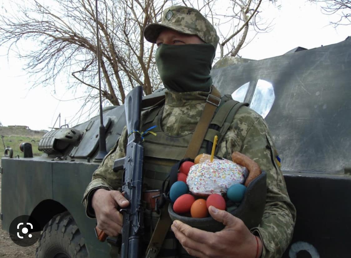 Ілюстроване фото. 11 квітня — останній день збору допомоги на передову перед Великоднем