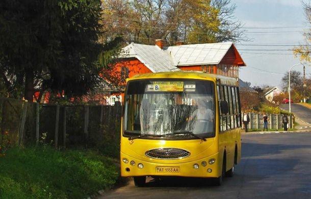 Додаткові рейси до міського кладовища курсуватимуть 16 і 17 квітня