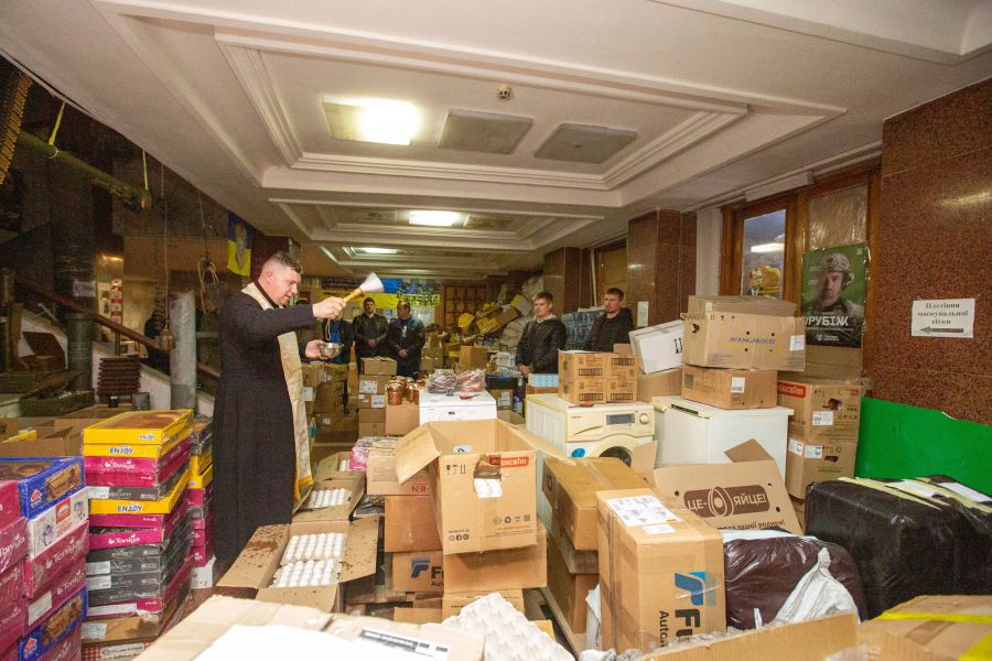 Відвезли допомогу з Івано-Франківська 5-ма бусами та кількома позашляховиками