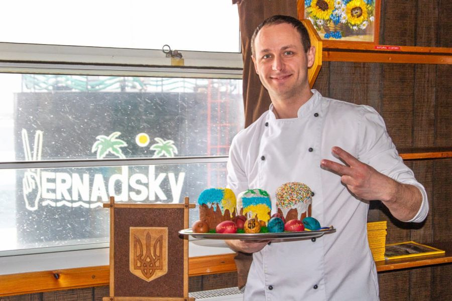 Оскільки більшість представників експедиції – дослідники, то серед візерунків переважала наукова тематика