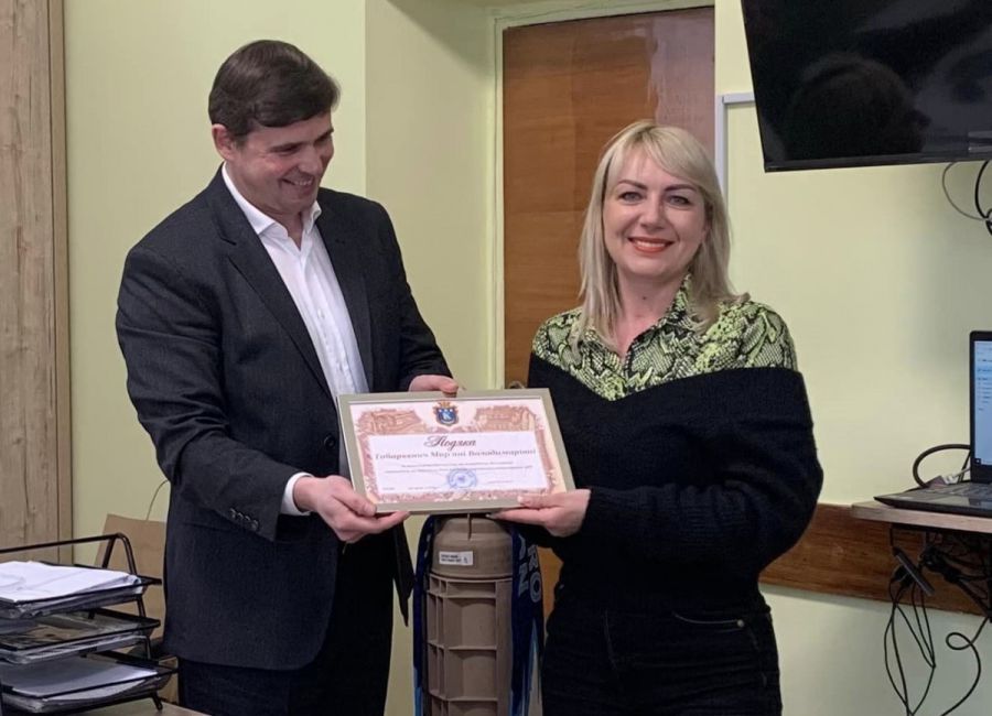 Міський голова Андрій Найда вручив Мар’яні Табаркевич подяку