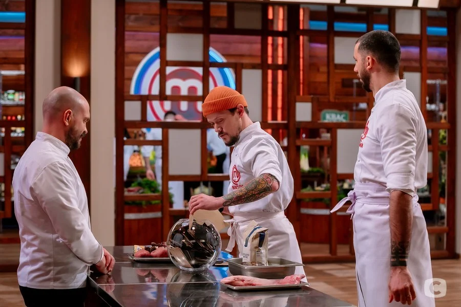 29-річний калушанин, учасник кулінарного шоу "МастерШеф" Віктор Волошин увійшов у Топ-10 найкращих кухарів України