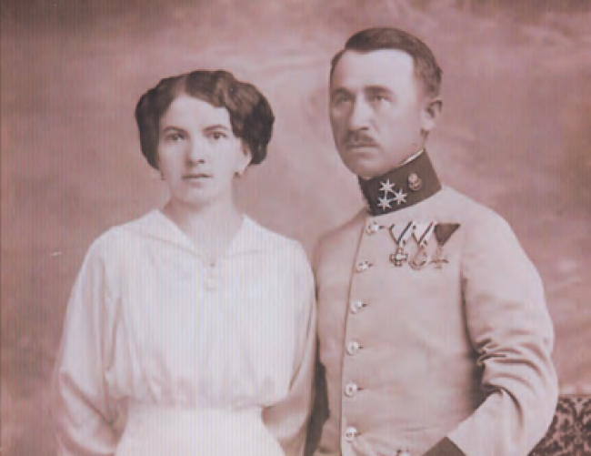 Майбутній генерал Осип Микитка з дружиною Францискою. 1915 рік