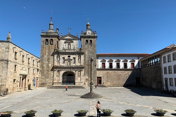 Візеу розташоване на півночі Португалії і є центром муніципалітету, у якому проживає близько 100 тис. мешканців