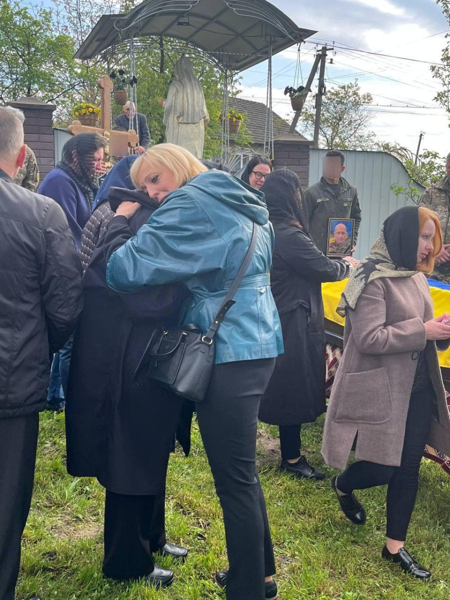 Василь Гретчин, залишивши вдома батьків, дружину, двох дітей, став на захист рідної землі