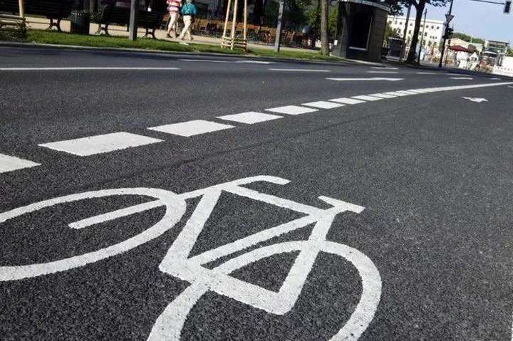 Ілюстроване фото. На проспекті Лесі Українки мають намір відновити стару велосипедну доріжку