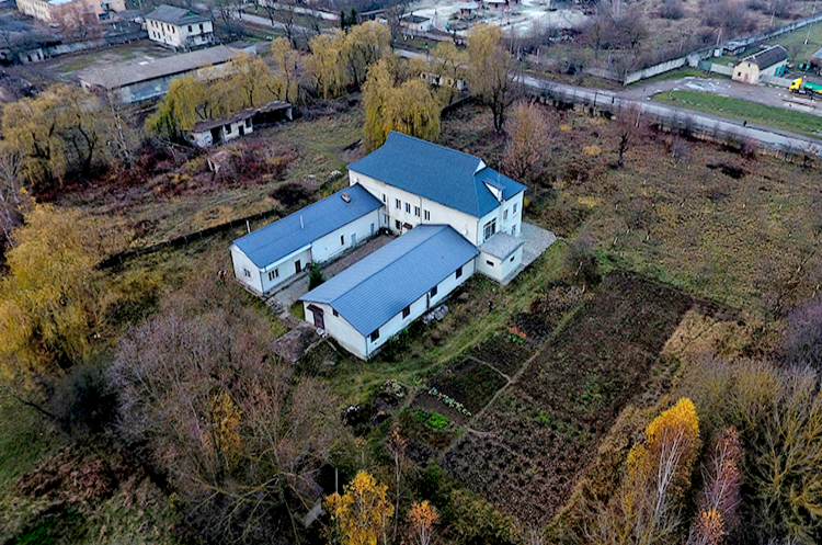 Маєток був збудований 39 років тому. Останній термін подання пропозицій — 1 червня 2023 року