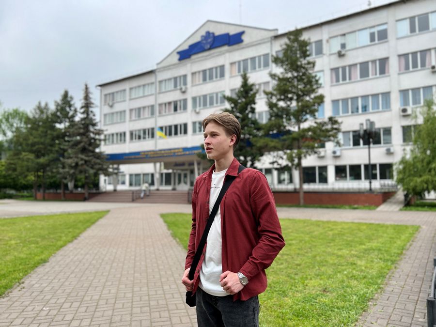 Ігор Ніколенко проходить стажування по космічній тематиці в Університеті в Кембриджі