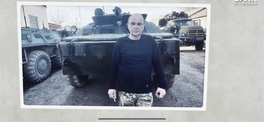 Останній спочинок захисник знайшов на сільському кладовищі в рідних Добровлянах. Фото: Скрін з відео "Спогади України"