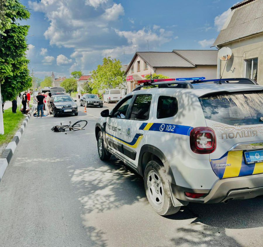 Внаслідок автопригоди велосипедиста, 1950 року народження, доставлено до лікарні