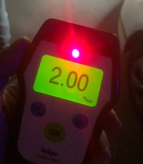 Поліціянти за допомогою сертифікованого приладу "Драгер" виявили у водія 2% проміле алкоголю
