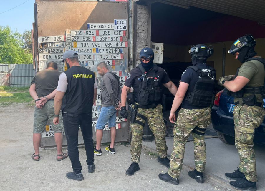 Налагодив продаж зброї 38-річний раніше засуджений мешканець Калуша