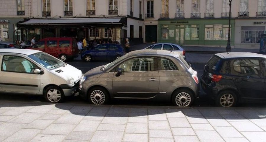 Ілюстроване фото. Передбачений демонтаж асфальтного тротуару і викладання тротуарною бруківкою «Новатор»